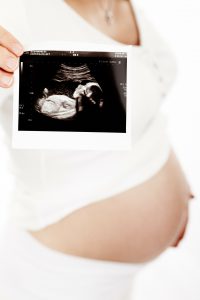 בדיקות היריון: מה צריך לבצע בכל שליש?