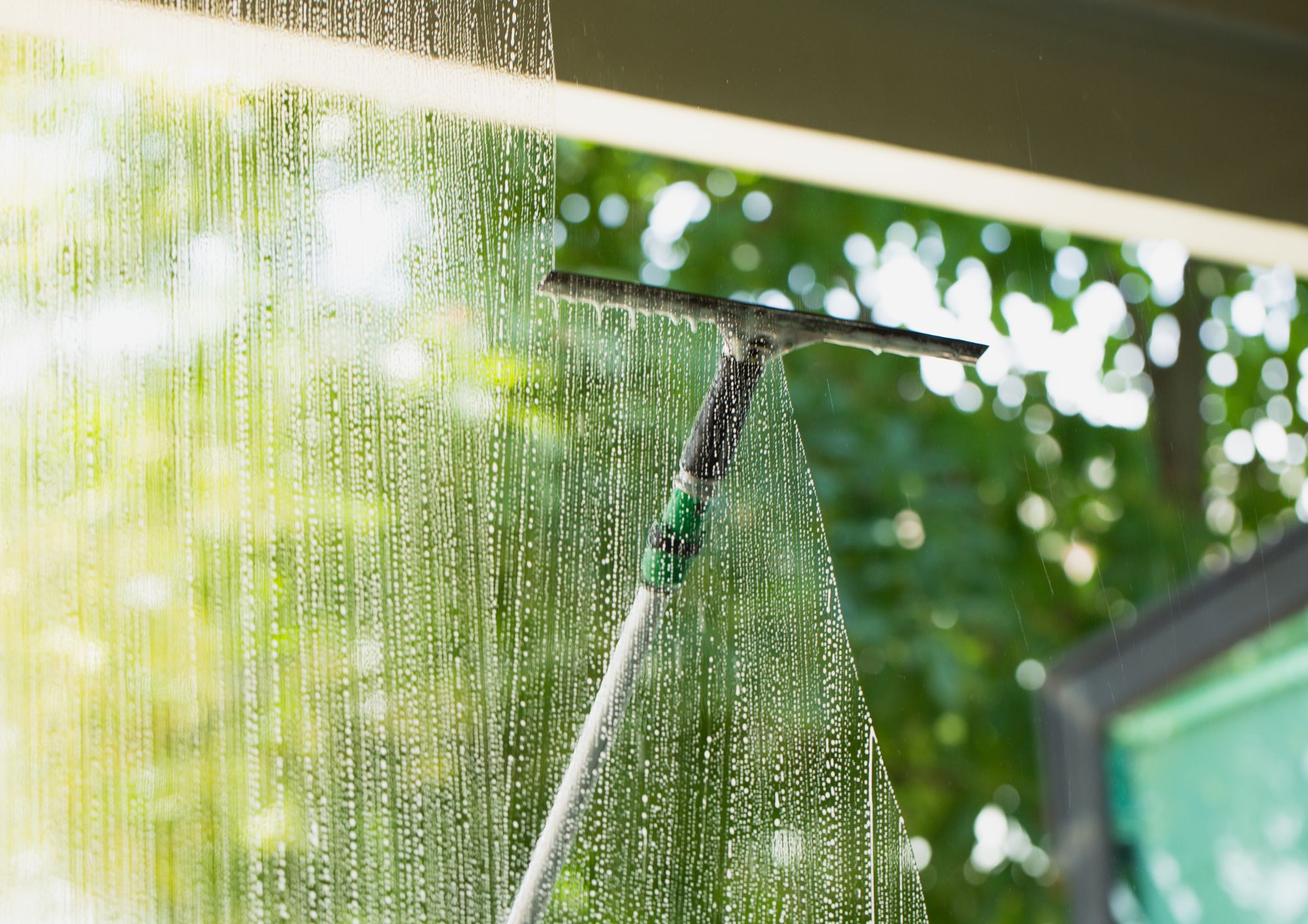 איך לנקות חלונות